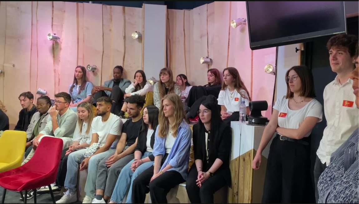 Les Mastère 1ère année sur le plateau de TV Rennes