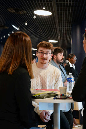 étudiants en école digitale