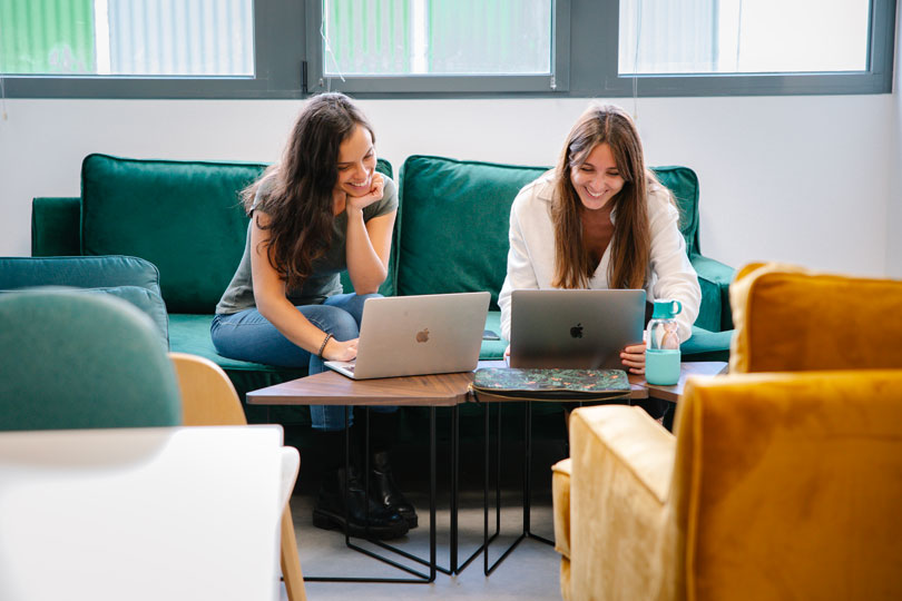 Espace de travail personnel au sein des locaux Espace de travail personnel au sein des locaux